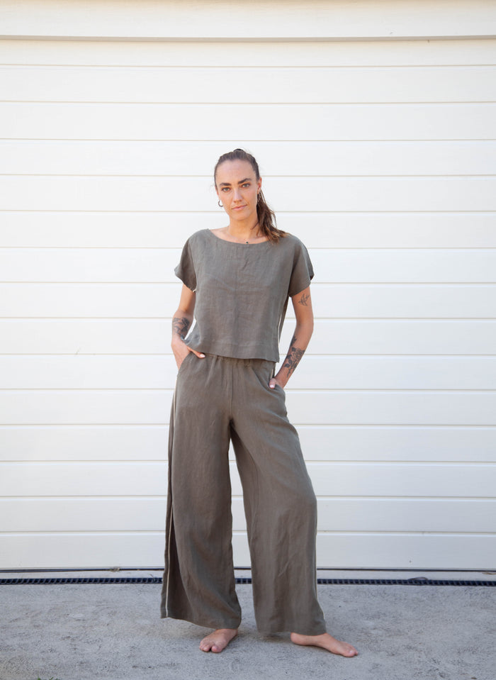 Moni Piping Pant - Olive Linen with Ecru Silk Piping