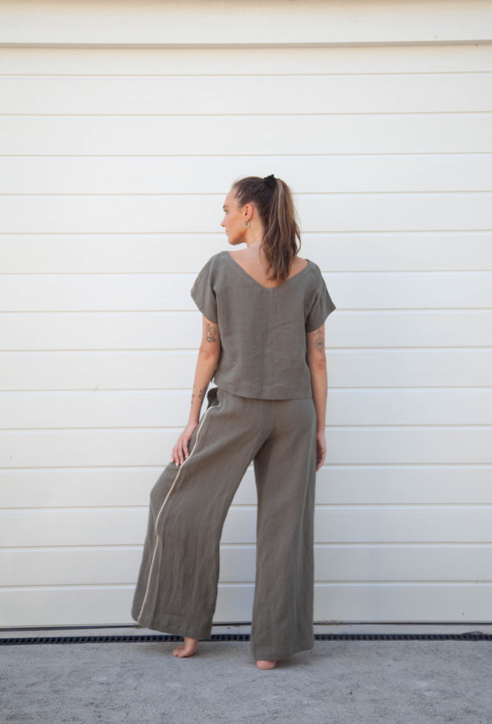 Moni Piping Pant - Olive Linen with Ecru Silk Piping