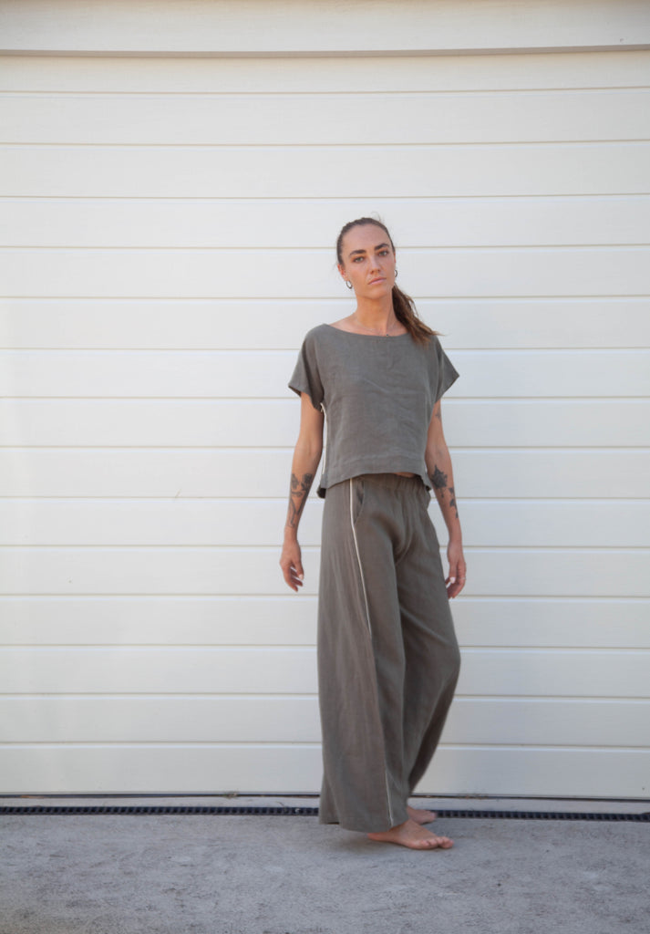 Moni Piping Pant - Olive Linen with Ecru Silk Piping